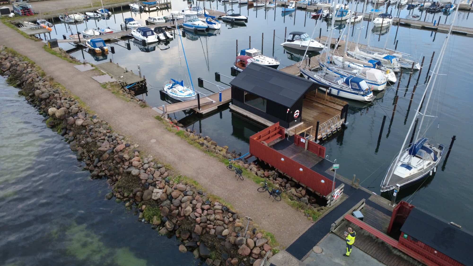 Trevligt läge på flytande bastu i Rörvig, Danmark