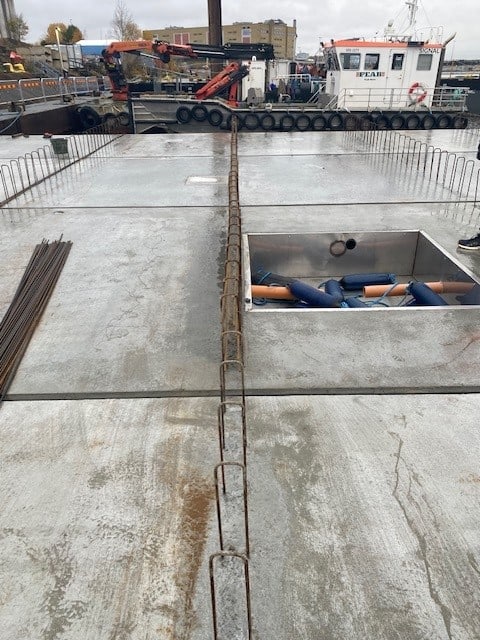 Montage av PEABs flytande kontor