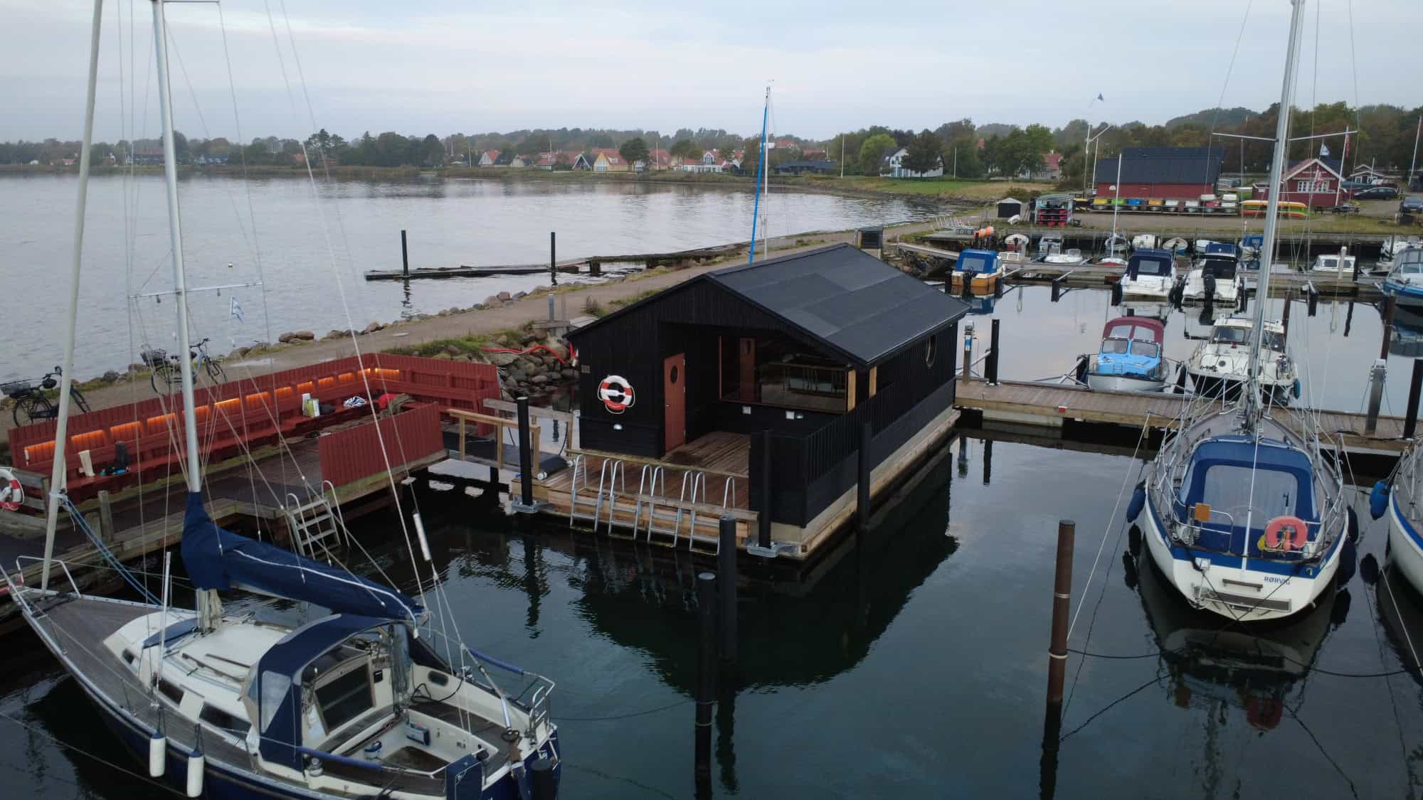 En flytande bastu i Rörvig, Danmark