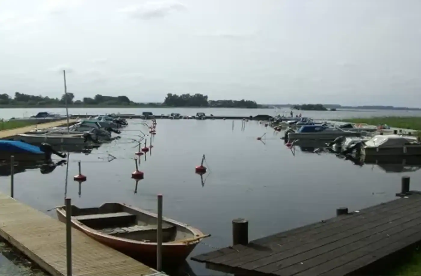 Y-bommar i Ekängen, Roxen