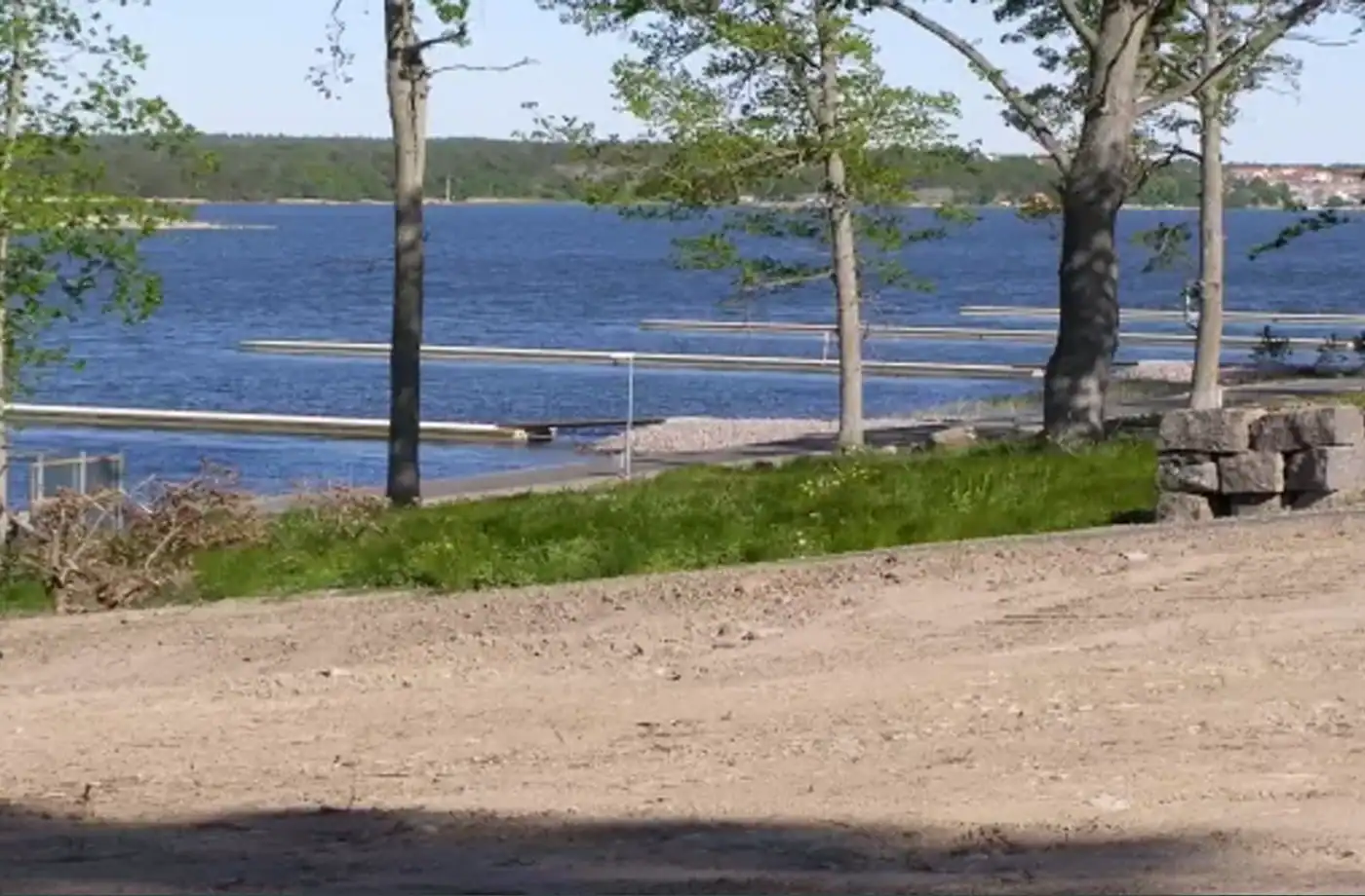 Betongbryggor i Gertrudsvik, Västervik