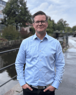 Ola Jakobsson, ekonomi, Pontech Marina